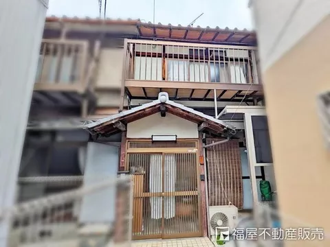 Used house with 3DK! It is the house directly in front after proceeding through the passage from Inokuma Street.