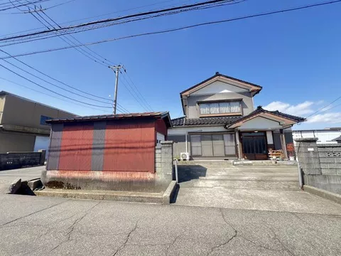 Takaoka City, Showamachi 2-chome (Katabaracho Station), 2-story building, 6DK