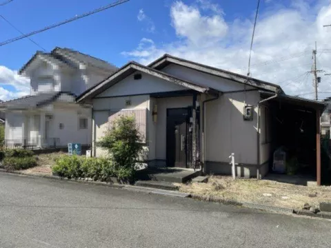 Tanaka, Azumigawa-cho, Takashima-shi, Takashima (Azumigawa station) Single-story building, 3LDK

Single-story house 3LDK 5,000,000 yen