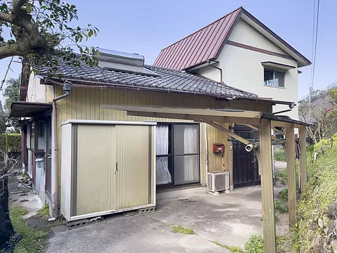 Used single-family home, JR Nippo Main Line Nishioita Station, Oita Transportation, Tanoura get off, 10 minutes on foot