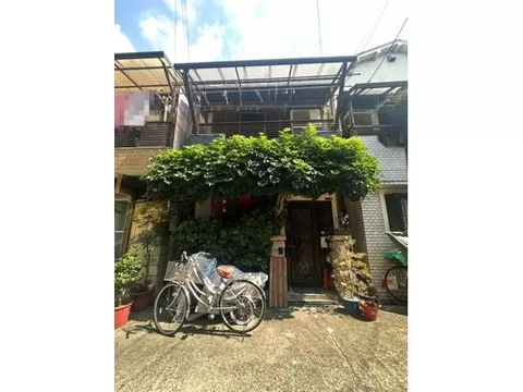 Two-story 3DK house in a quiet residential area that can be remodeled or renovated to your liking