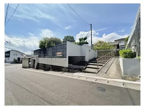 Within approximately a 5-minute drive to Bikkuri City, Nogata Aeon Mall, and Kanda Elementary School!