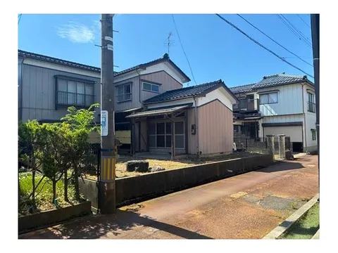 Nishiyokamachi 3 (Sanjo Station) 2,380,000 yen