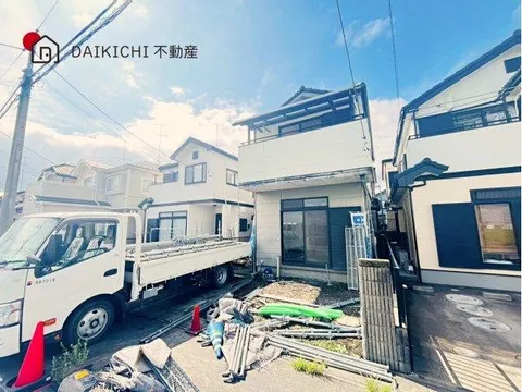 Southeast facing with two sides of sunlight, good sunlight and ventilation ♪ All rooms have storage for a tidy living environment!