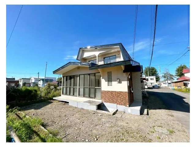 【Open house held】【Interior and exterior renovations completed】【Move-in available within the year】【New water facilities replaced】