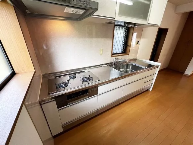 ■Renovation history includes water areas, flooring, wallpaper, exterior wall and roof painting, and entrance door!