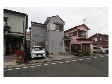 Renovated about 2 years ago, reducing initial costs.
