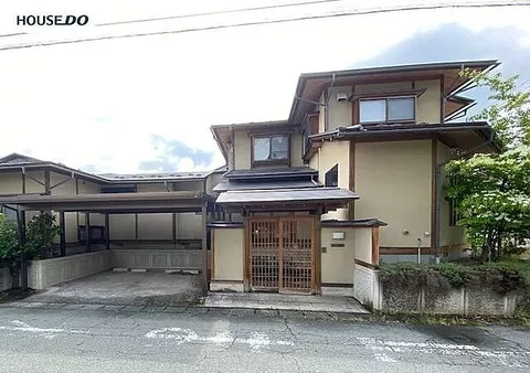 Used single-family home in Higashimurayama District, Yamanobe Town, Omi