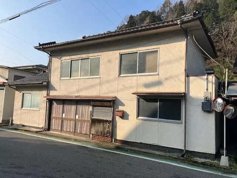 2 floors above ground and 1 basement floor, 8DK

1,800,000 yen
