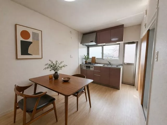 Fully renovated! Monthly payments in the 30,000 yen range! A location with an open feeling to the south!