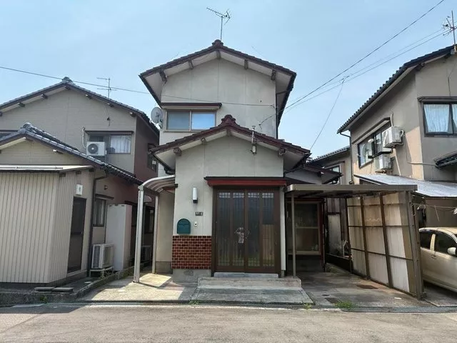 This is a used house with a rich history of renovations☆