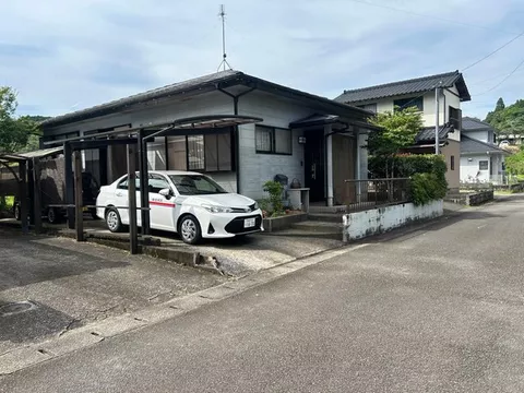 Easy-to-live-in single-story house, in good condition - Image 2