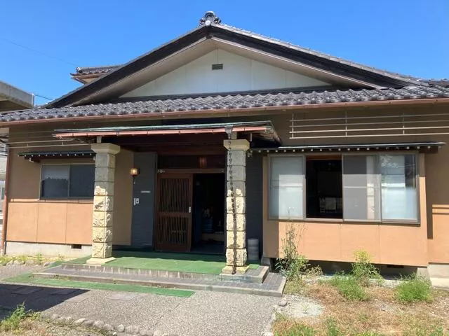 Kaga City, Yamanaka Onsen Tsukayanomachi (Kaga Onsen Station) 2-story building 7DK