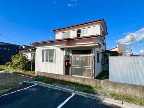 <A 10-minute walk to Ichinoseki Station> A rare property with a spacious site of over 108 tsubos and close to the station.