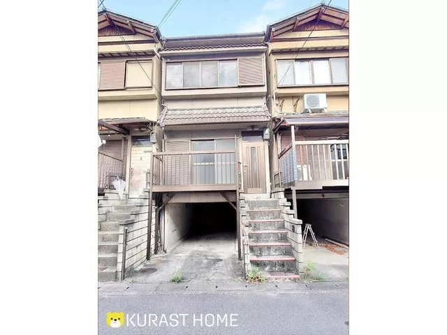 Spacious 5DK with plenty of rooms! Great for investment, easy parking due to the 6m wide road!
