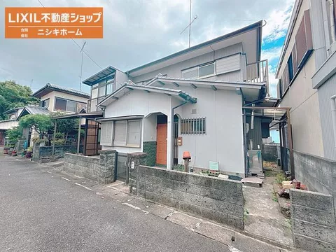 Yokosu-cho, Komatsushima-shi, Komatsushima (Minami-Komatsushima Sta.) 2F 5DK

1,600,000 yen