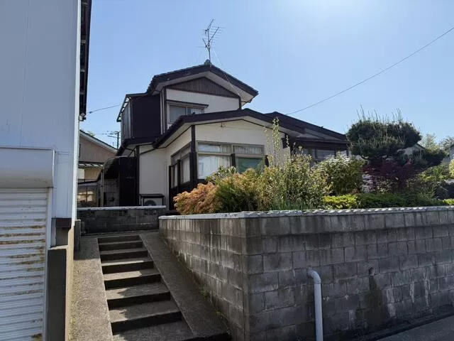 Kashiwazaki City, Yoneyama-dai 2-chome (Kashiwazaki Station) 2-story 6DK