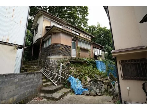 Within walking distance to Higashi Chaya District! Used house with a warehouse on a site of approximately 126 tsubo♪ Parking for more than 5 cars! - Image 3