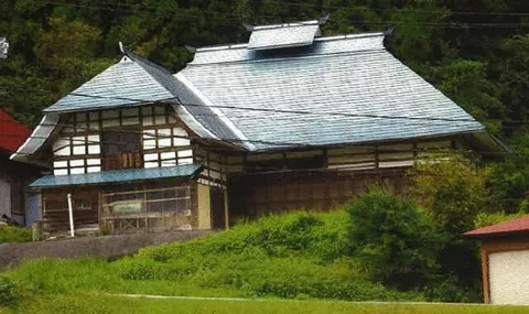 Yama County Nishi Aizu Town Okukawa Oaza Motoshima Aza Iijima (Tokusawa Station) Single-story building 6DK