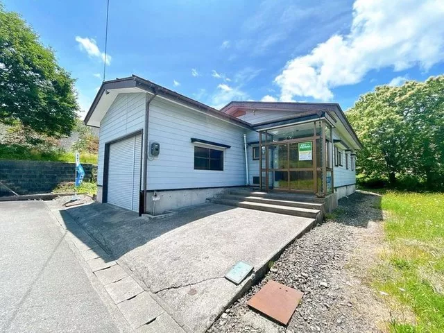 Open house held / Parking for 2 cars available