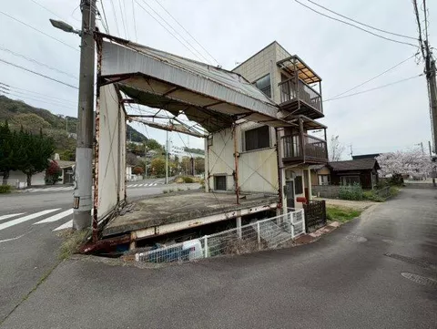 Sakaide City, Mikeyoshicho 1-chome (Sakaide Station) 3-story building 3DK