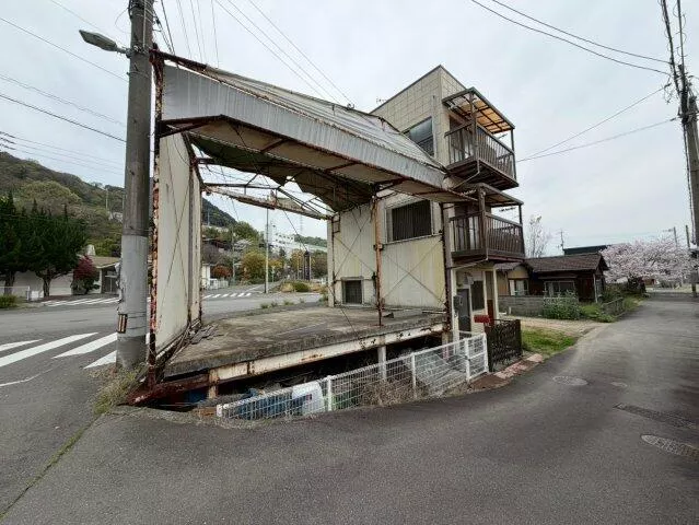 Sakaide City, Mikeyoshicho 1-chome (Sakaide Station) 3-story building 3DK