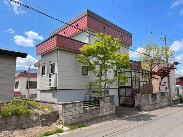 4SLDK with garage! A 3-story house with a Japanese aesthetic and spaciousness♪