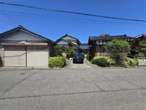 5LDK property♪ Renovation consultations are also available♪ Please feel free to contact us.