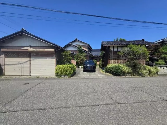 5LDK property♪ Renovation consultations are also available♪ Please feel free to contact us.