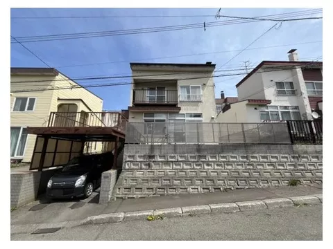 ◆This is a beautiful home that has been meticulously renovated by the seller♪ It comes with a carport to protect your beloved vehicle♪