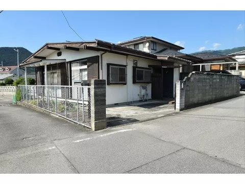 8 minutes on foot to Kita Shin Elementary School and affiliated elementary school