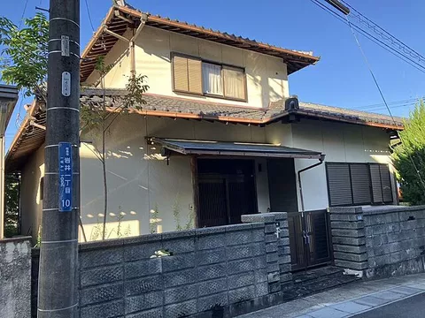 Used single-family home Iwai