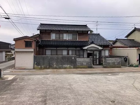 Parking for 2 cars, land over 50 tsubo, corner lot, abundant storage on the second floor!