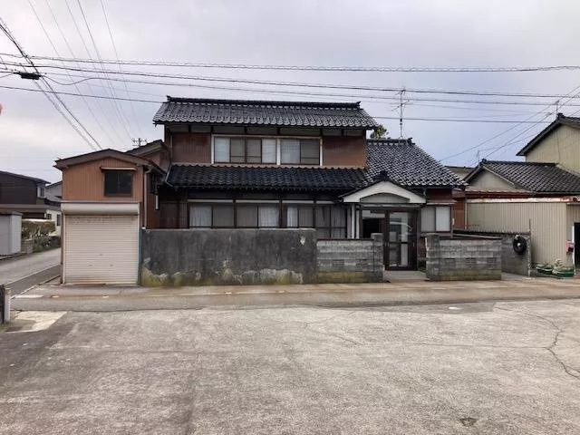 Parking for 2 cars, land over 50 tsubo, corner lot, abundant storage on the second floor!