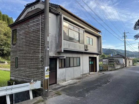 Saeki City, Yayoi Oaza Oda (Kamioka Station) 2F 4DK

1.3 million yen