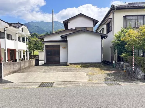 Minami-Koma District, Nanbu Town, Nanbu (Uchikawa Station) 2-story building 5SDK