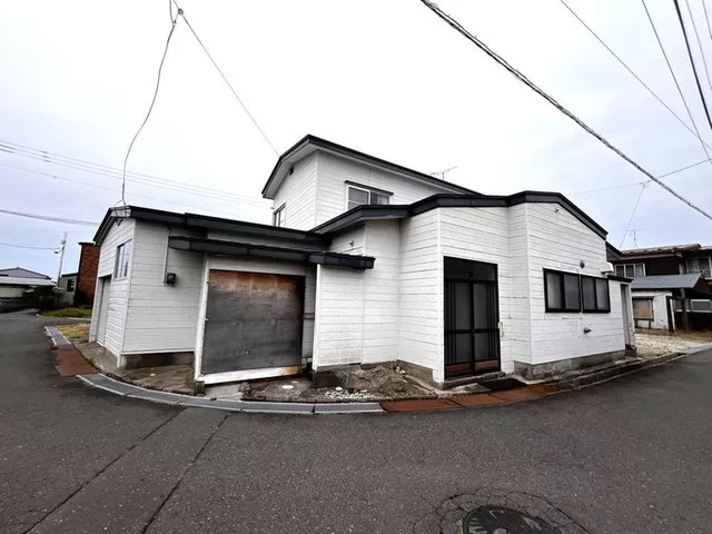 Southeast corner lot with shutter garage! Convenient 5K house♪ Easy access to National Route 101