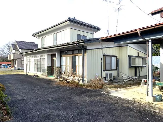 Motomiya City, Sekishita, Kamiyashiki (Koriyama Station) 2-story building 7DK
