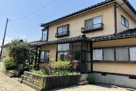 91 minutes on foot from JR Shin'etsu Main Line "Kashiwazaki" Station