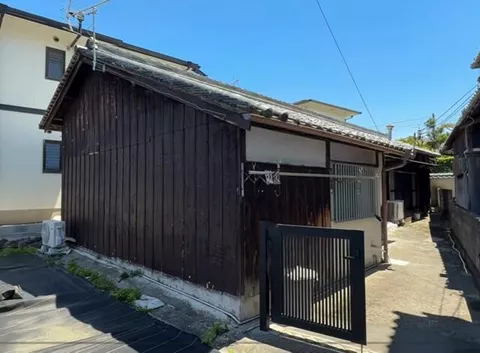 Hannan City, Tottori (Tottori-no-Sho Station) Single-story building 3K