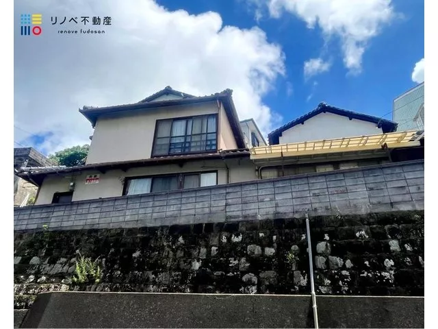 A house with connections ◎ Suitable for a two-family residence ◎ Property suitable for full renovation