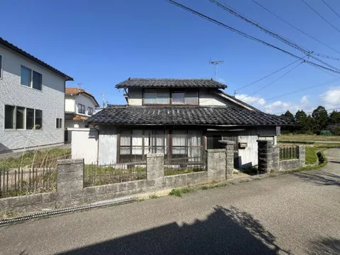 2F 7DK in Uki, Kahoku-city (Yokoyama Sta.)

1.6 million yen
