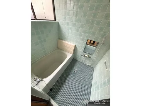 ■ Comes with parking for 1 car ☆ ■ Compact two-story house ♪ ■ 6 minutes on foot to the convenience store!