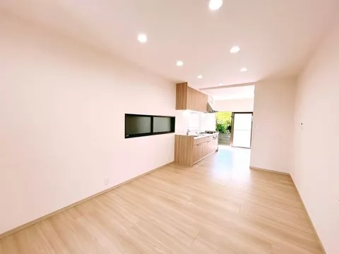 Viewing available / Renovated ♪ 5 minutes on foot to Yaizu Minami Elementary School ♪ One air conditioner planned to be installed ♪