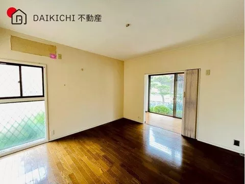 A corner lot residence with over 52 tsubo of spaciousness and storage capacity! - Image 3