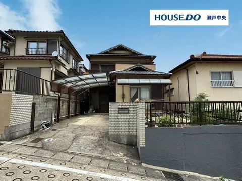 Parking for 2 cars available, close to Tougen Elementary School and Minase Junior High School, accessible via two Meitetsu lines, with 2 Japanese-style rooms on the second floor.