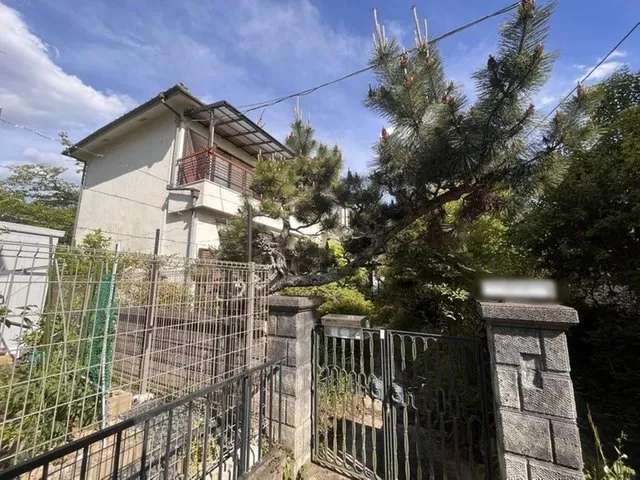 [A lush and calm location + immediate viewing available on weekdays and weekends] 3 parking spaces ■ 2 balconies
