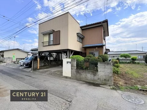 Immediate handover possible (current condition) with a garden that gets plenty of sunlight♪ A highly sought-after 3LDK home!