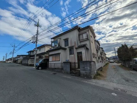 2-story building, 3DK in Kubo Town, Matsusaka City (Tokuwa Station)