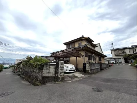 From the second floor, you can see Mount Fuji♪